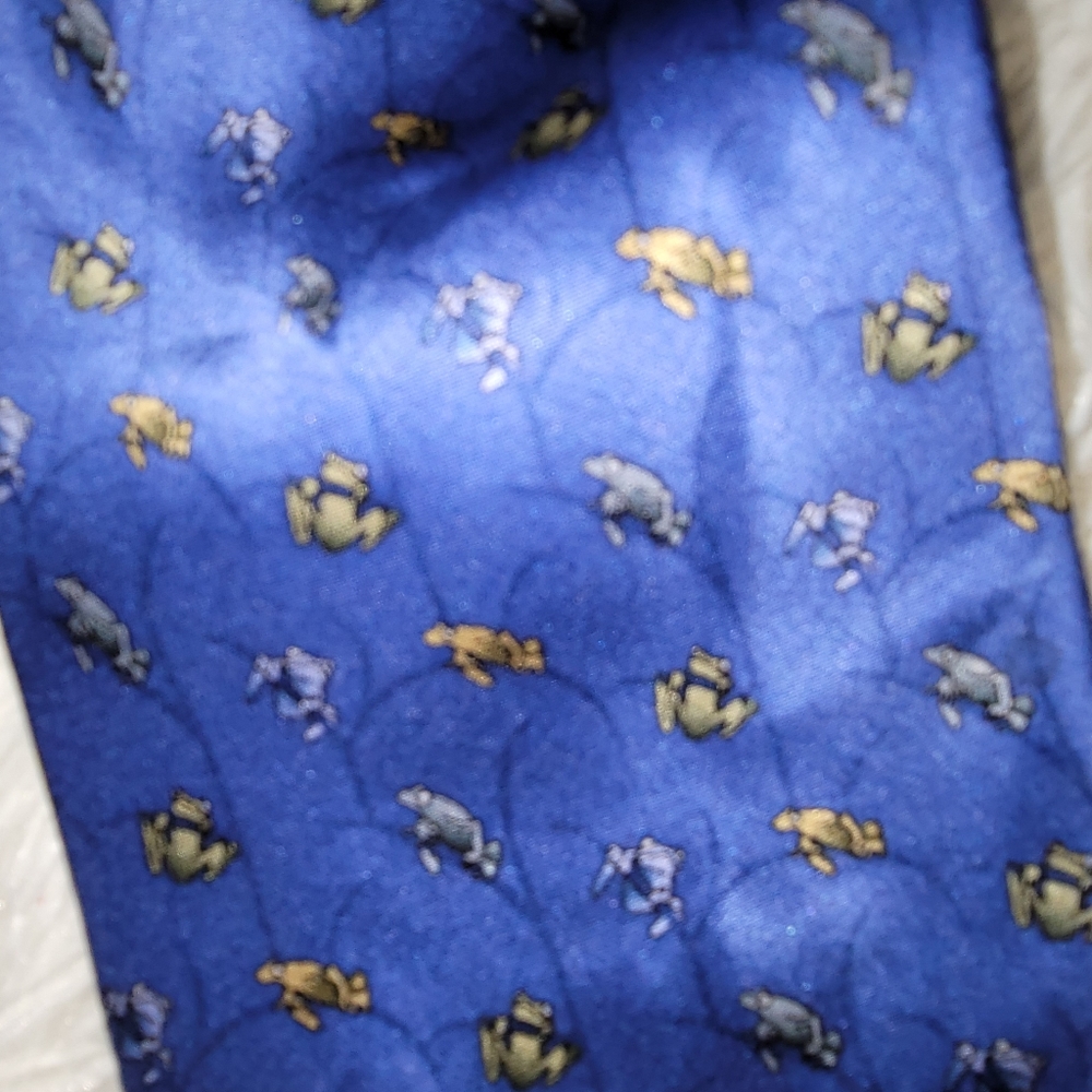 Novelty tie